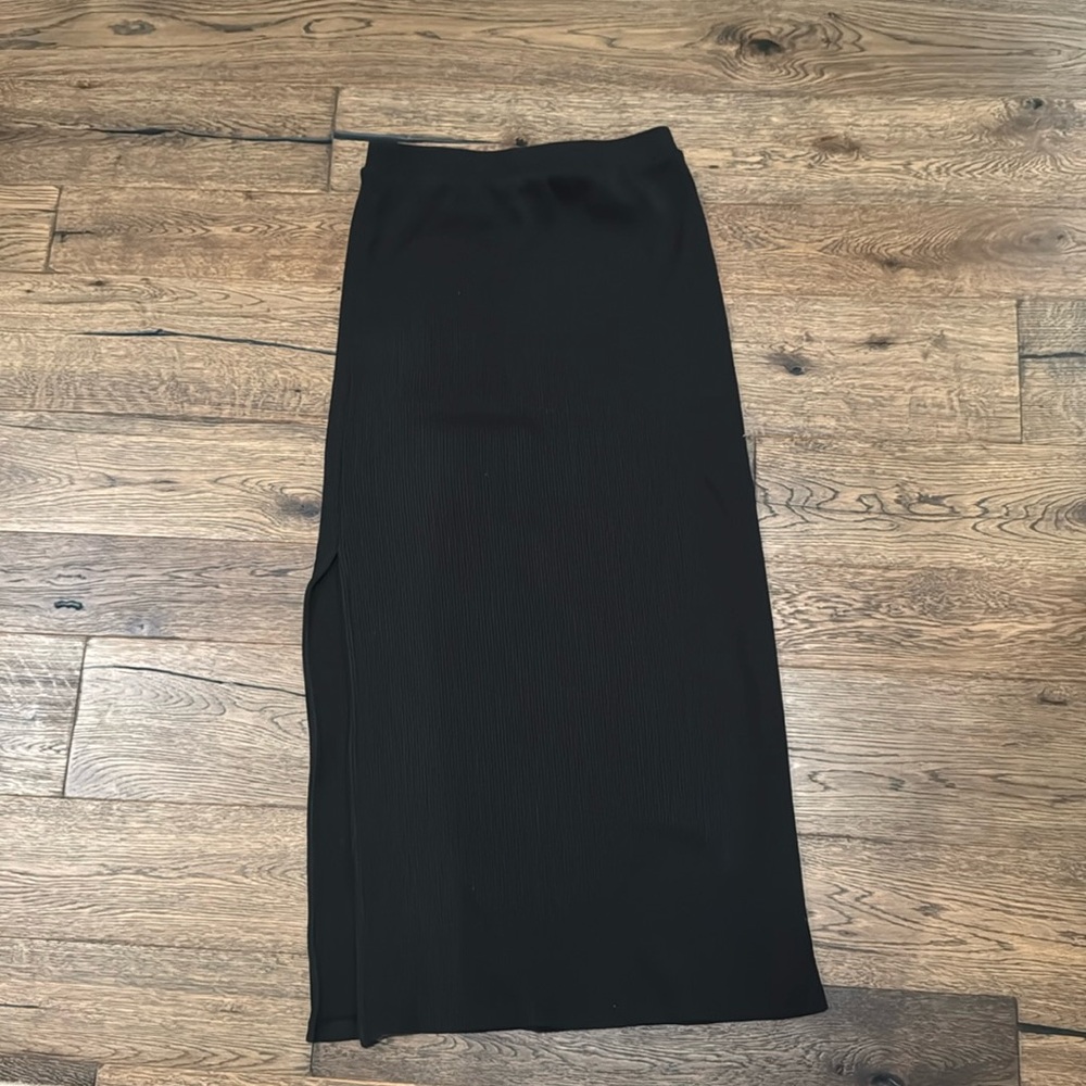 Ribbed midi skirt
